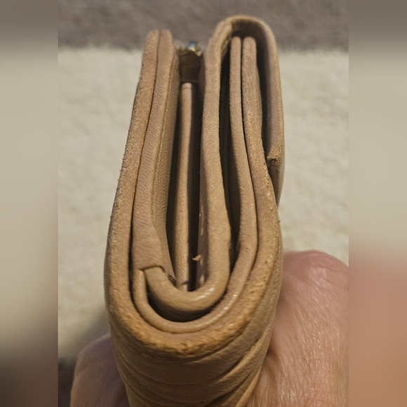 Miu Miu Compact wallet - Picture 7 of 13